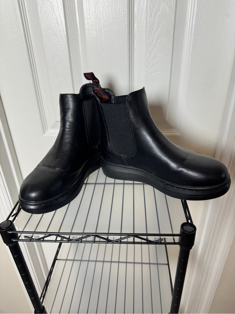 Seven7 Alexia Black Vegan Leather Flatform Chelsea Boots Size 8 like new